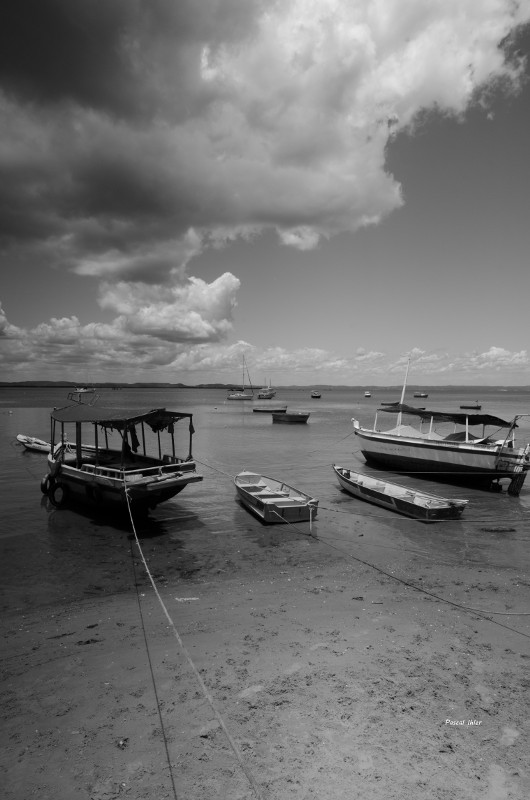 Fotografia dos barcos de Salvador e da ilha Itaparica