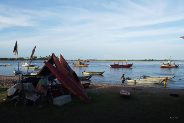 Fotografia de Itacaré avec le fleuve Rio de Contas et l'océan