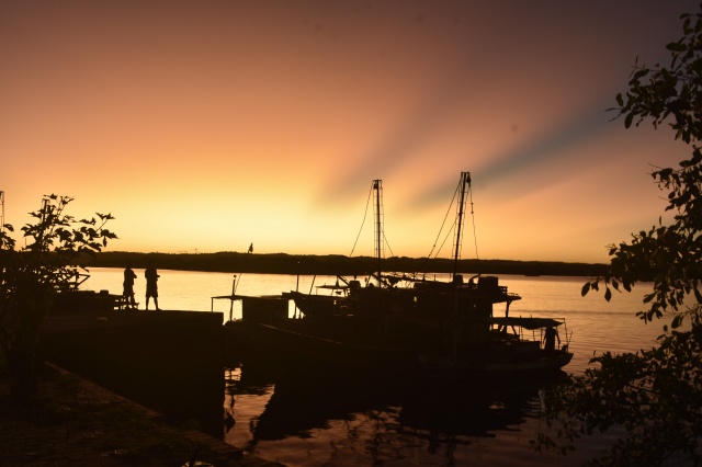 Fotografia de Itacaré avec le fleuve Rio de Contas et l'océan