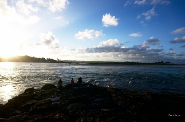 Fotografia de Itacaré avec le fleuve Rio de Contas et l'océan